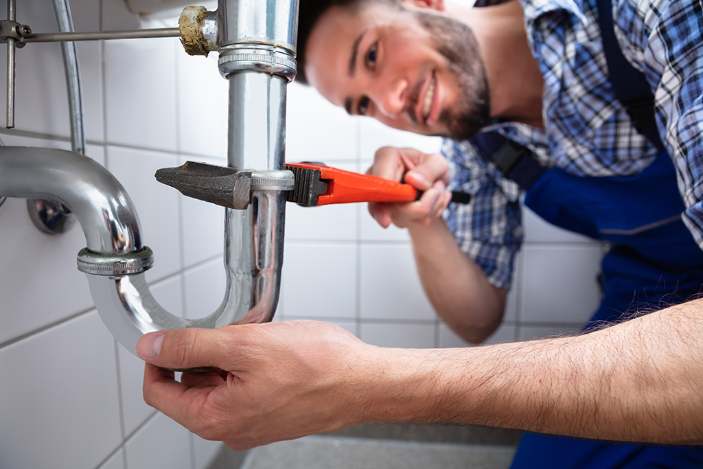 What are the Functions of Commercial Plumbing Professionals?