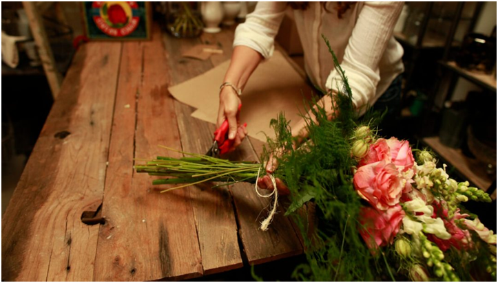 How to Arrange Flowers Like a Florist