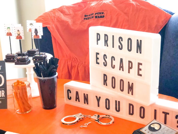 HOW TO CREATE AN HOME ESCAPE ROOM