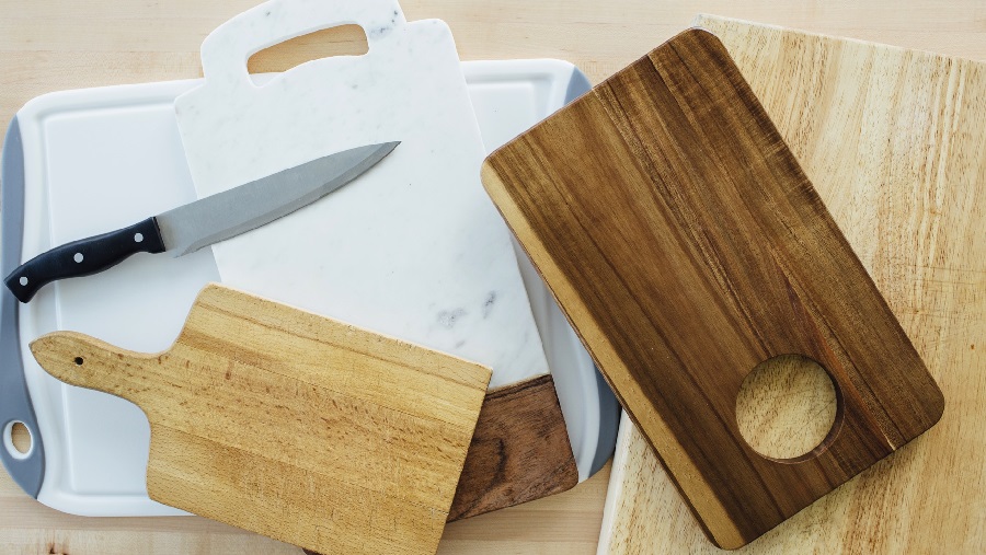 How to Buy the Best Acrylic Cutting Board
