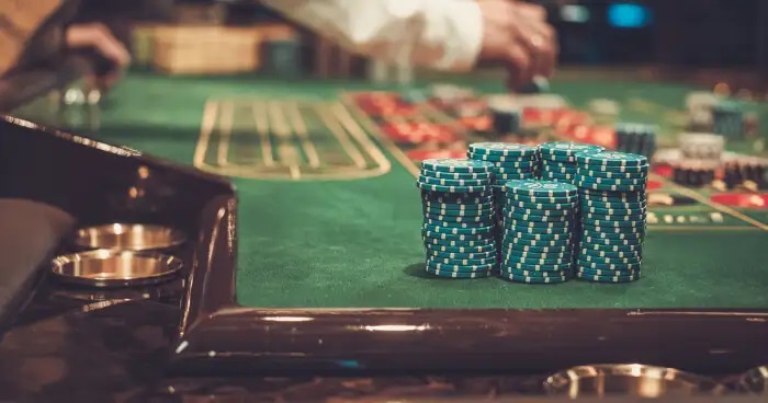 Online Gambling Versus Traditional Gambling: Exploring the Differences